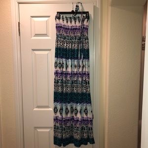 Maxi sundress with beaded neck tie up